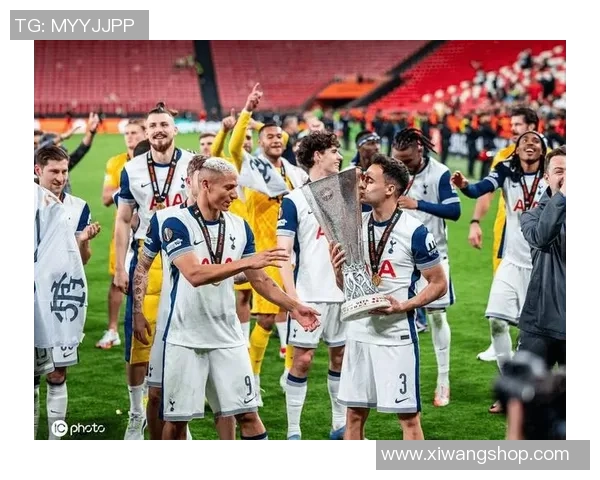 中超激战曼联与热刺战平零比零十大精彩瞬间引爆全场气氛