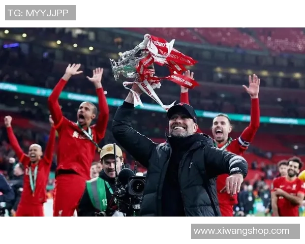 意甲激战:利物浦险胜那不勒斯红牌事件引发全场热议与激情 意甲激战:利物浦险胜那不勒斯红牌事件引发全场热议与激情