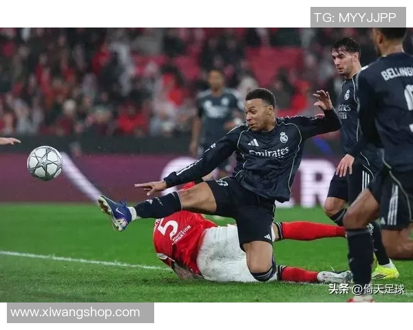 欧冠激战:巴萨险胜那不勒斯红牌事件引发全场热议与争议 欧冠激战:巴萨险胜那不勒斯红牌事件引发全场热议与争议